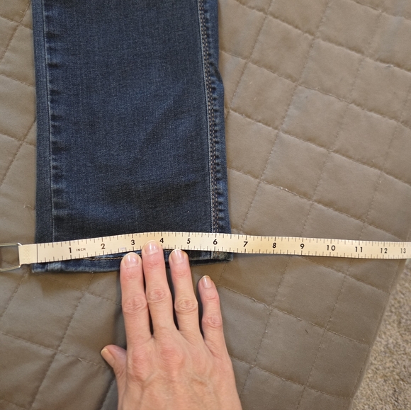 7 For All Mankind Mid Rise Size 27 - Picture 8 of 8